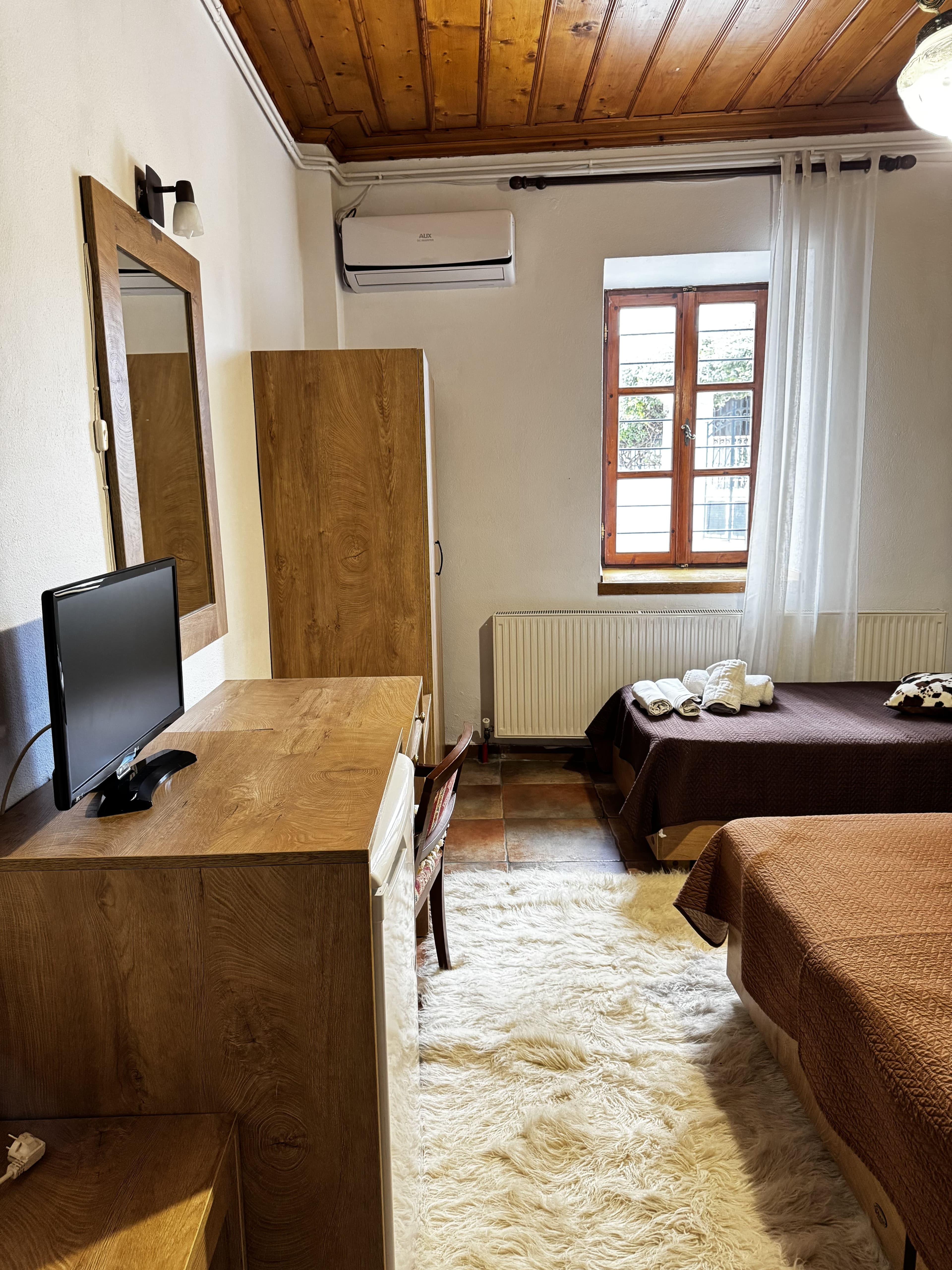 Economy Triple Room photo 5